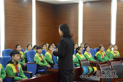 好激动！50余名同学在江阳法院“客串”法官(图17)