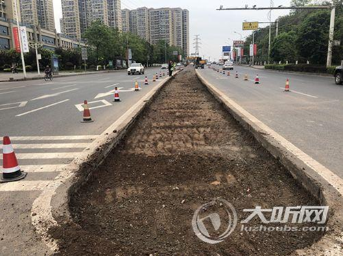 拆除隔离带&nbsp;泸州国窖大桥东辅道将增一条车道(图2)