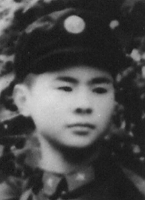 全国一级战斗英雄邓尚春雕像在泸县潮河揭幕(图5)