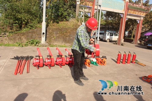 罗汉街道：开展森林防火技能培训和应急演练活动&nbsp;&nbsp;筑牢绿色“防火墙”(图2)