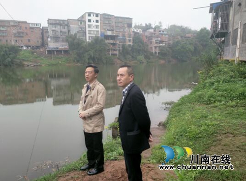 吴代彬到合江南滩镇检查《水污染防治法》的宣传贯彻和河长制工作(图1)