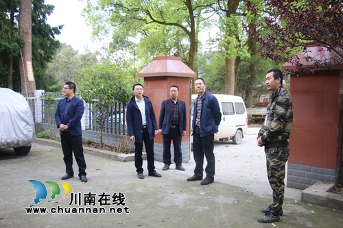赵领到泸县潮河镇督导生态环保及森林防火工作(图1)