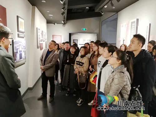 江阳区大山坪街道麻柳湾社区清明节开展系列主题教育活动(图3)