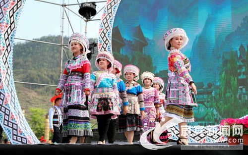 用针线记录民族文化&nbsp;宜宾兴文苗族刺绣成风景(图3)