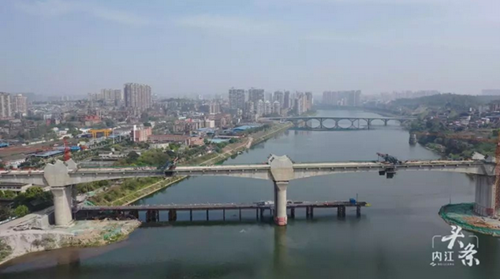 川南城际铁路内江三元沱江特大桥连续梁合龙(图2)