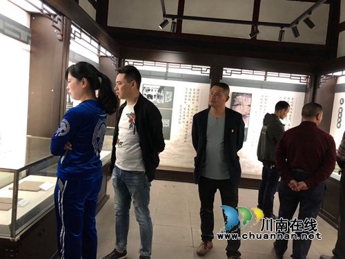 泸州博艺玻璃有限公司党支部开展“清明祭扫，缅怀先烈”的固定党日活动(图3)