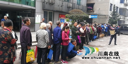 泸县太伏镇集中开展建档立卡贫困人口门诊慢性病认定工作(图5)