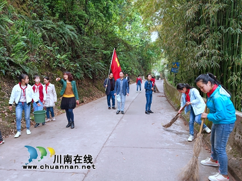合江县福宝镇开展“大手牵小手”环保治理活动(图3)