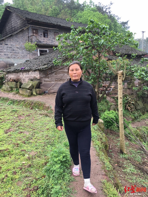 女子流落四川深山12年&nbsp;智力失常写得一手好字(图6)