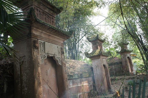 清明迁坟&nbsp;迁出百年题刻；家风传承&nbsp;后世不忘先泽(图1)