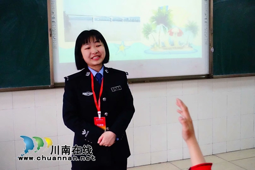 天热了&nbsp;四川警盾公益宣讲团防溺水宣讲火了！(图4)