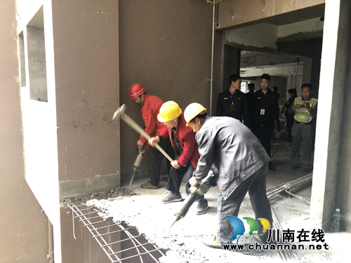 业主自行搭建楼梯？合江再拆一处违建(图3)