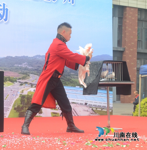 省总工会送文化到基层慰问演出走进泸州高新区(图3)