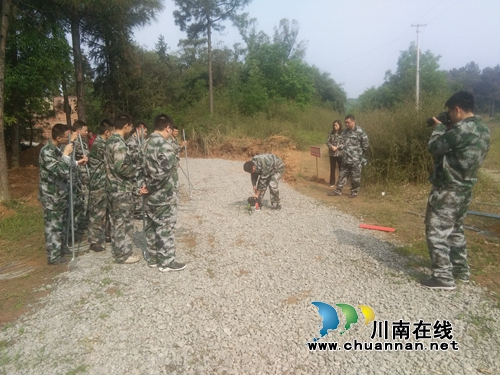 泸县太伏镇开展森林防火应急演练(图2) 泸县太伏镇开展森林防火应急演练(图2)