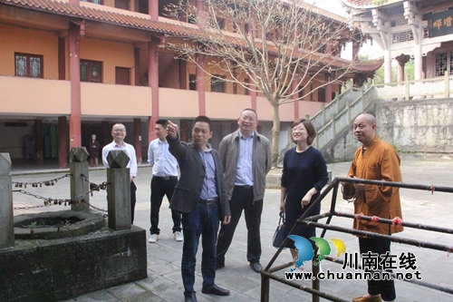 张福荣到泸县海潮镇督导脱贫攻坚及民宗工作(图1)