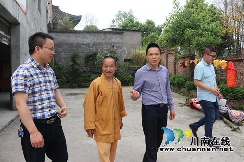 张福荣到泸县百和镇调研统战民宗、脱贫攻坚工作(图1) 张福荣到泸县百和镇调研统战民宗、脱贫攻坚工作(图1)