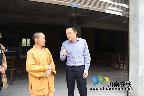 张福荣到泸县百和镇调研统战民宗、脱贫攻坚工作(图2) 张福荣到泸县百和镇调研统战民宗、脱贫攻坚工作(图2)