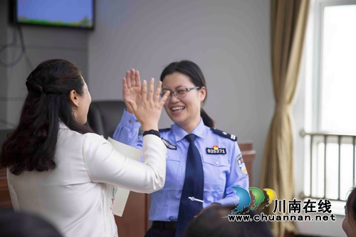 泸县公安局举行第一期“龙警讲堂”(图1)