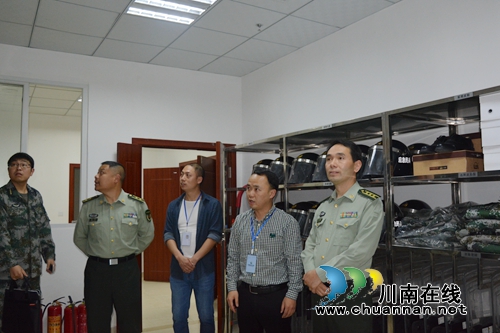 江阳区人民武装部部长万学德到张坝街道进行工作调研(图1)