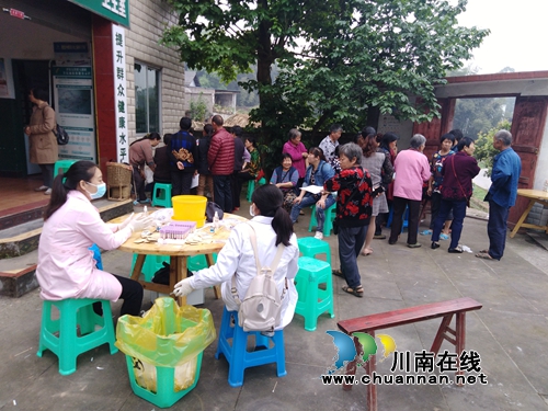 泸县太伏镇积极开展全民预防保健健康体检工作(图1)