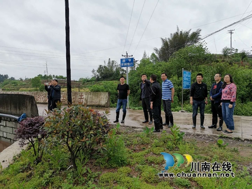 肖刚到泸县立石镇灾害一线指导抗洪救灾工作(图1)