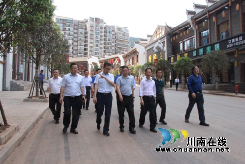 泸州市人大常委会到古蔺开展《泸州市市容和环境卫生管理条例》执法检查(图1)