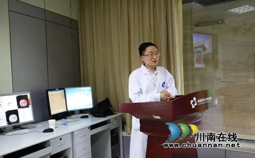 西南医大附院陈跃获得“泸州市劳动模范”称号(图10) 西南医大附院陈跃获得“泸州市劳动模范”称号(图10)