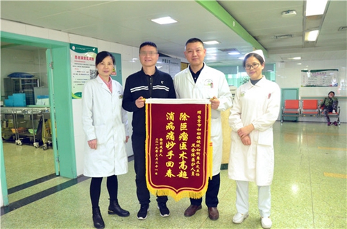 自贡：阿姨“发福”&nbsp;原是腹中6公斤大肿瘤作怪(图1)