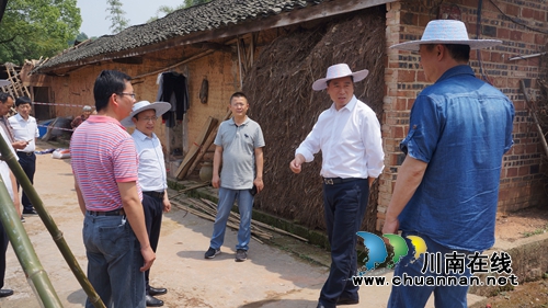 薛学深到立石镇察看灾情并督导安全及河长制工作(图1)