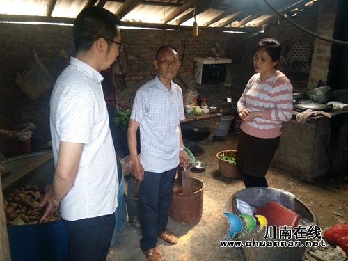 泸县太伏镇帮扶责任人殷逢群：真心帮扶显真情(图4)