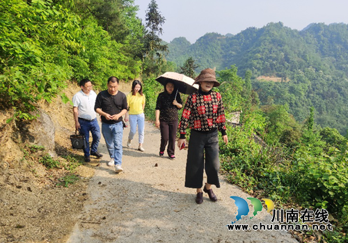 泸州市统计局深入古蔺县白良村开展扶贫工作(图3)