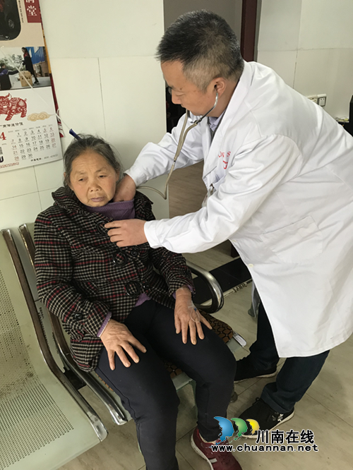 纳溪村医劳模张本全：30年守护村民健康(图2)