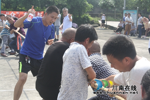 龙马潭区罗汉街道开展趣味农民运动会(图1)