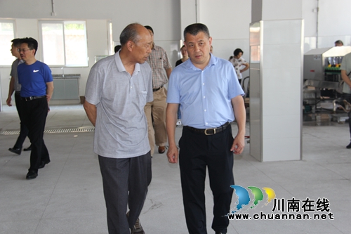 甘孜州政协调研云龙镇蜀泸酒业青稞酒生产基地(图3)