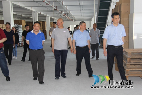 甘孜州政协调研云龙镇蜀泸酒业青稞酒生产基地(图5)