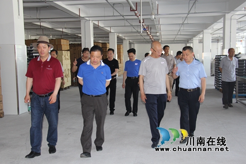 甘孜州政协调研云龙镇蜀泸酒业青稞酒生产基地(图4)