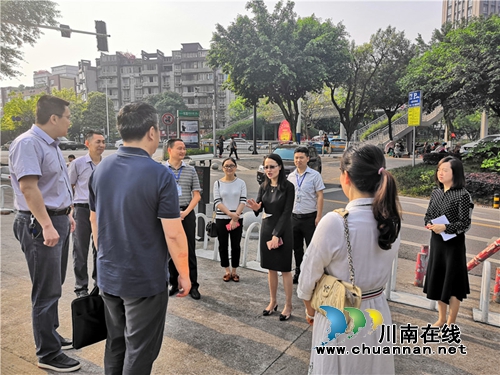 泸州市监委委员王勇率队检查调研龙马潭区学校扫黑除恶工作(图3) 泸州市监委委员王勇率队检查调研龙马潭区学校扫黑除恶工作(图3)