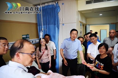 叙永：贫困户孩子发高烧　驻村书记全程陪护(图3)