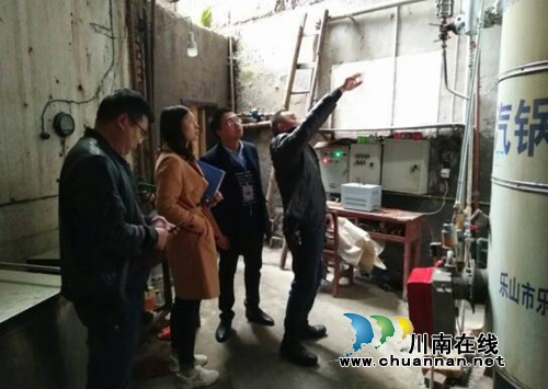 合江县市场监督管理局开展劳动节前特种设备安全检查(图1)