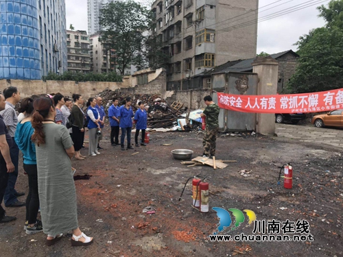 泸州龙马潭：预防火灾发生&nbsp;消防演练进社区(图5)