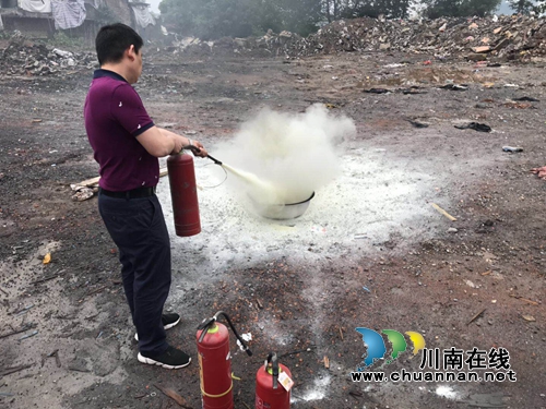 泸州龙马潭：预防火灾发生&nbsp;消防演练进社区(图7)