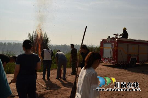 龙马潭区特兴街道组织开展2019年综合应急演练活动(图3)