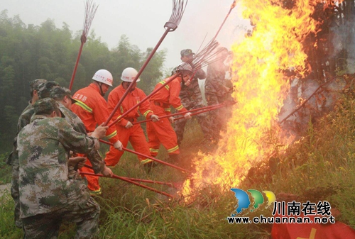 合江县尧坝镇开展安全生产综合应急演练(图1)