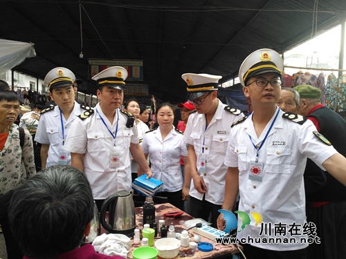 龙马潭区鱼塘街道：联合打击非法行医 还医疗服务一片净土(图1)