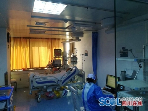 自贡女子割肝救姐&nbsp;姐醒来就问：妹妹痛不痛？(图3)