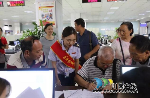 罗馨：“力所能及地为纳税人排忧解难”(图2)