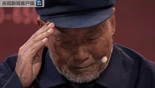 91岁老兵央视寻泸州老排长&nbsp;讲述战火中的青春(图2)