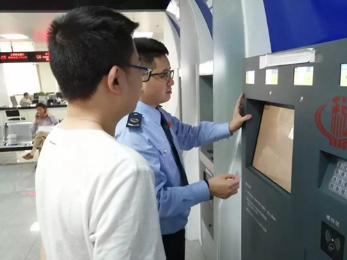 刘锐：&nbsp;五年如一日&nbsp;甘做办税服务厅“一块砖”(图2)