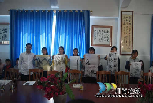 合江籍爱心人士回乡看望慰问贫困生(图1)