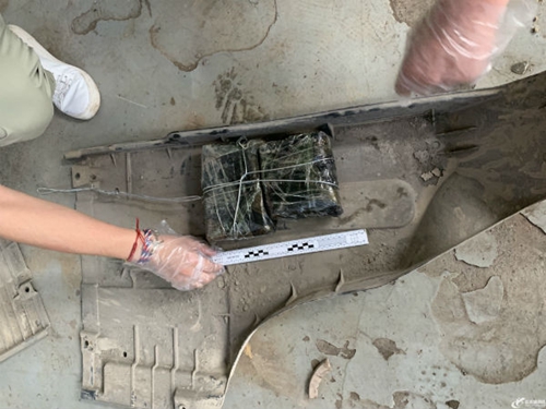 藏毒汽车底盘&nbsp;外地恋人在宜宾叙州区被抓获(图1)